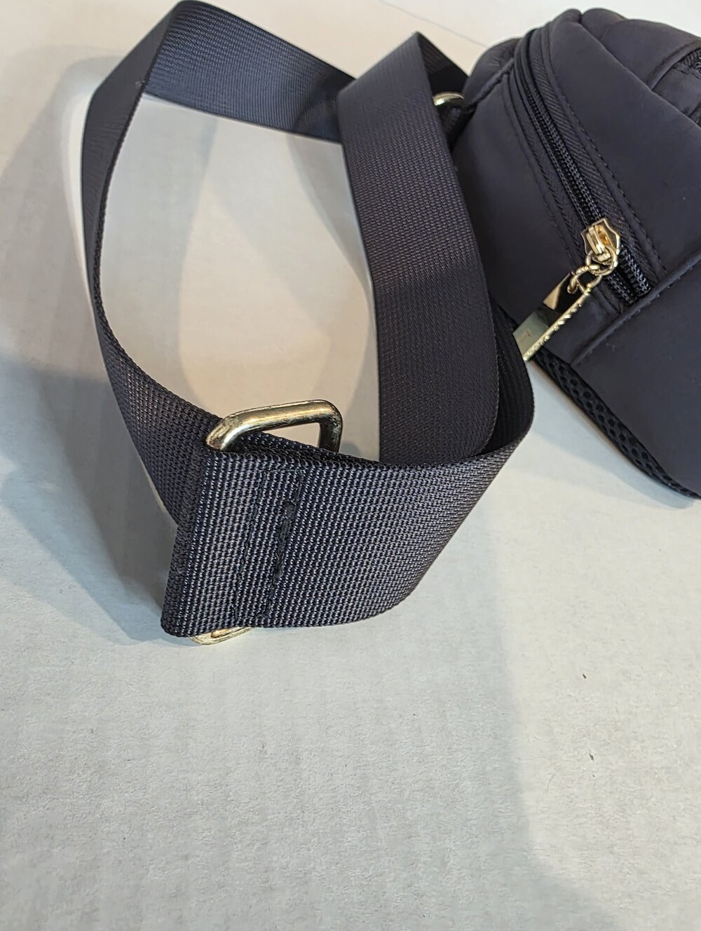 Isaac Mizrahi Black Nylon Crossbody Bag Top Handle Purse Gold Hardware. New - Picture 14 of 16